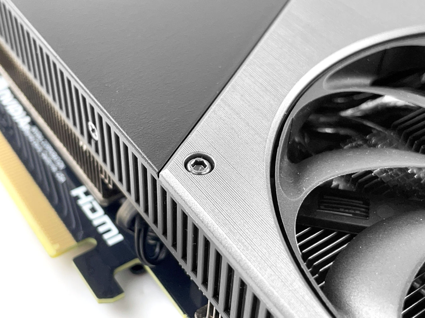 Dual Slot25cm 短卡身 Inno3D GeForce RTX 4070 Ti SUPER Twin X2 電腦領域