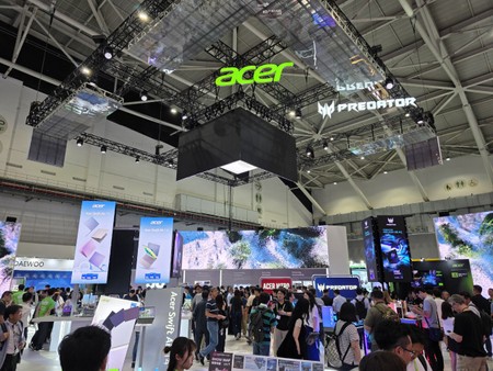 Acer @ Computex 2026 新品曝光 全新掌機、裸眼 3D 芒、電動滑板車 Acer @ Computex 2026 新品曝光 全新掌機、裸眼 3D 芒、電動滑板車