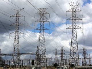 美國電力公司向 AI 企業說「不」 電網超出負荷時 先中斷數據中心電力 美國電力公司向 AI 企業說「不」 電網超出負荷時 先中斷數據中心電力