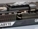 神人為 RTX 5090 改裝供電接口 改成 4 個 PCIe 8-Pin 溫度降 20°C 神人為 RTX 5090 改裝供電接口 改成 4 個 PCIe 8-Pin 溫度降 20°C