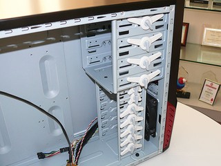 GIGABYTE GZ-X4機箱