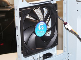 GIGABYTE GZ-X4機箱