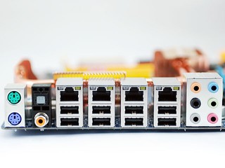 GIGABYTE