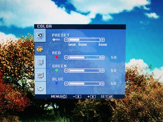LG L227WT
