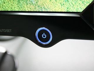 LG L227WT