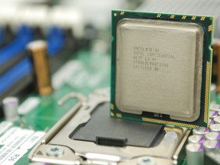 Intel Nehalem Cover 2