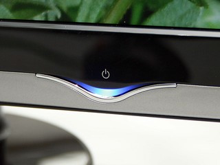 LG W2600V