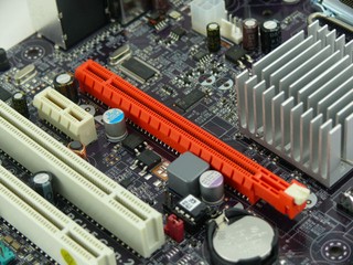 ECS G45T-M2