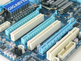 GA-790TFXA-UD5