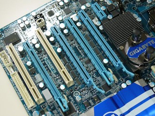 GIGABYTE GA-P55A-UD7