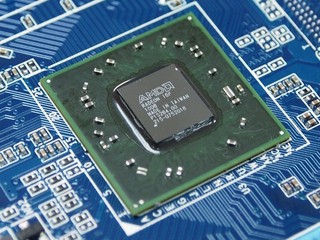 GIGABYTE GA-880GMA-UD2H