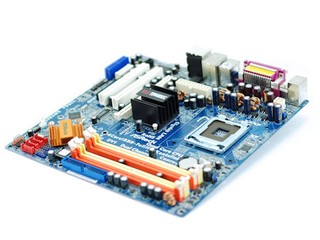 ATI RS600 IGP再度來襲 ASRock 4Core1333-FullHD