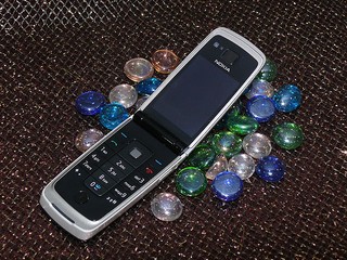 打破沉悶外型 輕觸感應功能 Nokia 3款手機外型煥然一新