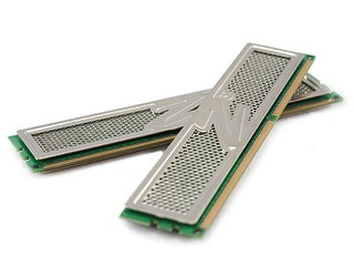 加入寬頻管理技術 OCZ DDR3-2000 白金EB版本