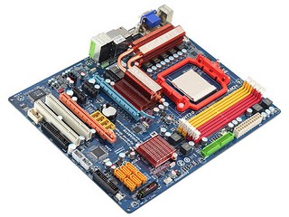 AMD 790GX IGP登場!! GIGABYTE GA-MA790GP-DS4H主機板