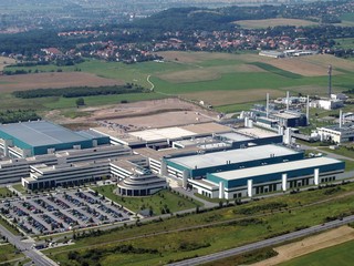 AMD品牌、  製造即將分家 放棄晶圓廠 變身Fabless IC公司  