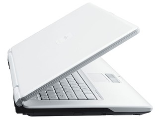 日系雪白設計 Desktop Replacement Fujitsu LifeBook A1110 發佈