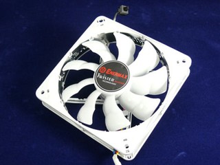 靜音Twister Bearing設計 Enermax Cluster散熱風扇 靜音Twister Bearing設計 Enermax Cluster散熱風扇