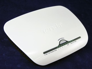 價格平實、小型內置天線 Tenda W168R Wireless Router