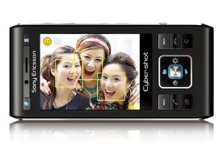加入Smile Shutter一笑即拍等功能 Sony Ericsson推出C905升級版