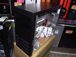 前置大風扇中價鋁材機箱 LIAN LI PC-A03 只售 $720