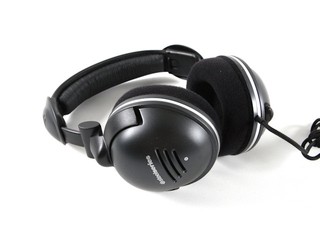 引入國際知名遊戲週邊產品品牌 Microworks成為SteelSeries港澳代理
