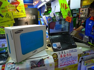 無印良品設計師深澤直人操刀 Samsung N310 售 $4680