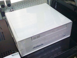 配備光碟機的小盒子電腦 ASRock Nettop ION 330 售 $1999