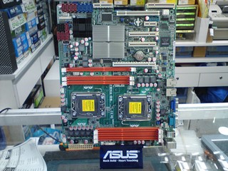 雙Socket 1366、支援SAS擴充 ASUS Z8NA-D6伺服器主機板