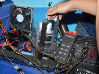 Anti-X電腦節示範液態氮超頻 X4 965處理器達成6.33GHz香港紀錄