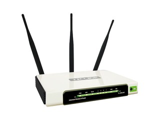 推廣TP-LINK 300M 11N路由器 優惠價發售再送合金運動水壺