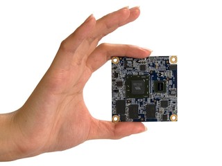6cm x 6cm尺寸、僅5W功耗表現 VIA Mobile-ITX板型模組明年初量產 6cm x 6cm尺寸、僅5W功耗表現 VIA Mobile-ITX板型模組明年初量產