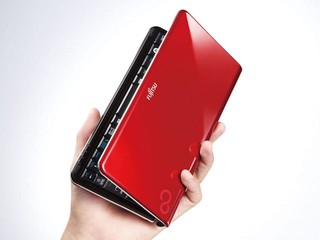內建WiMAX、重量僅得495g Fujitsu FMV-BIBLO LOOX U 內建WiMAX、重量僅得495g Fujitsu FMV-BIBLO LOOX U
