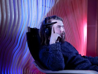 全球最巨型人腦控制運算系統 以腦電波控制溫哥華景點燈色
