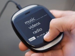 集手機、社交網絡及娛樂應用一身 Windows Phone KIN 5月美國開賣