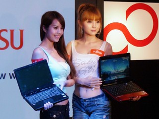 針對高效能流動平台應用而設 Fujitsu發佈LifeBook LH520、P770 針對高效能流動平台應用而設 Fujitsu發佈LifeBook LH520、P770