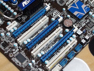 ASRock 890GX Extreme 4