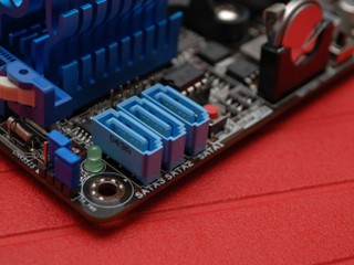 ASUS M4A88T-I Deluxe
