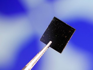 諾貝爾物理獎授「Graphene」發明者 僅一原子厚度 傳導比Silicon更優秀 