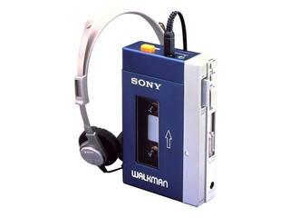 80年代風摩全球  不敵數位時代來臨 SONY 卡式帶Walkman 25日正式停產