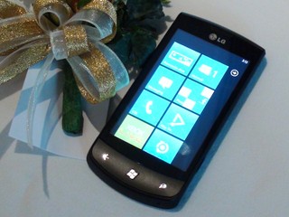 香港首款WP7行動電話 LG Optimus 7 E900提升生活品味