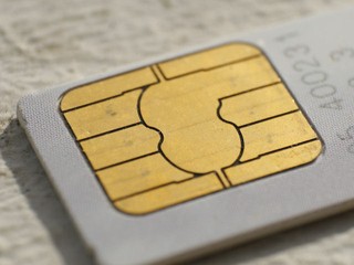 IDC指出智能手機對行動數據需求甚殷 每10位智能手機用戶4位每天以手機連線 IDC指出智能手機對行動數據需求甚殷 每10位智能手機用戶4位每天以手機連線