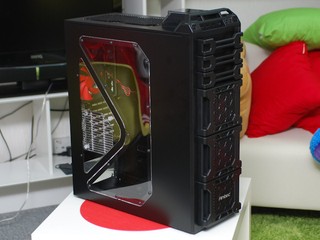 支援Hot-Swap熱插糟 Antec Dark Fleet DF-85