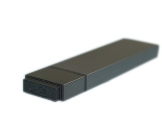 支援高速隨身存取 LaCie FastKey SSD隨身碟