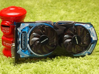 预设超频 Radeon HD 6850  GIGABYTE GV-6850OC-1GD