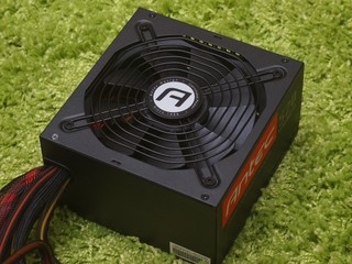 實而不華的高性能電源器 Antec High Current Gamer 520W