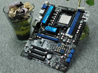 提供 Mini PCI-E 接口 Magic-Pro MP-A9GX Extreme