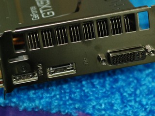 Galaxy GTX550 Ti White Edition