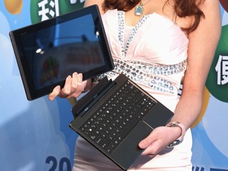 Android 3.0+Tegra 2、支援鍵盤基座 ASUS Eee Pad Transformer平板電腦