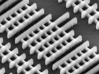 Intel發佈22nm 3D Tri-Gate電晶體技術 22nm 「Ivy Bridge」處理器年底前量產